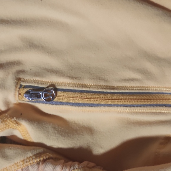 Lululemon Run: Reflect Long Sleeve Yellow Size 2 - Picture 5 of 6